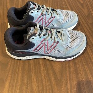 New Balance 840v5 Blue and Pink Athletic Shoes